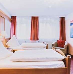 NearBy Hotel