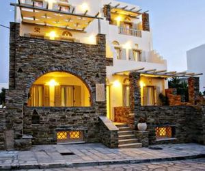 Tiniotissa Studios Tinos Town Greece