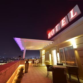 NearBy Hotel