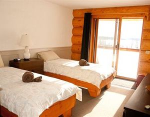 Cariboo Log Guest House 108 Mile Ranch Canada