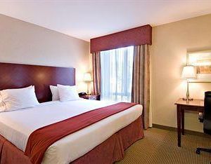 Holiday Inn Express and Suites Surrey Surrey Canada