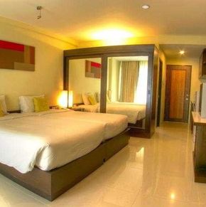 NearBy Hotel