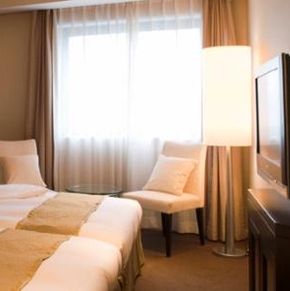 NearBy Hotel