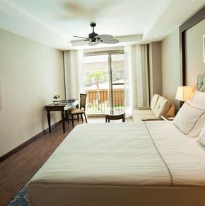 NearBy Hotel