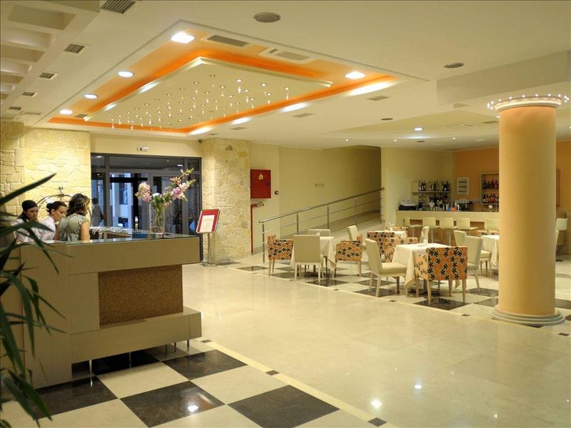 Hotel Photo 11