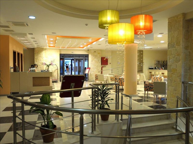 Hotel Photo 8