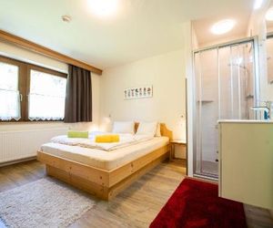 Hölzl Bed & Breakfast Neukirchen am Grossvenediger Austria