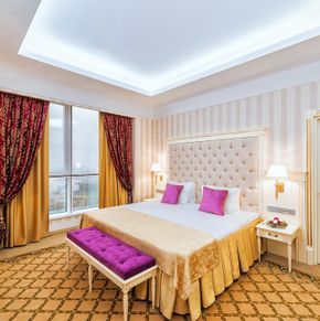NearBy Hotel