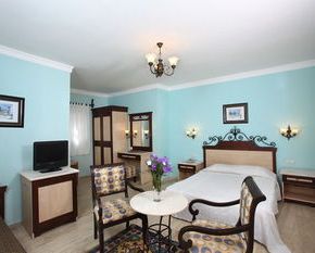 NearBy Hotel