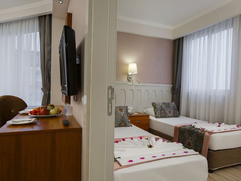 Hotel Photo 1
