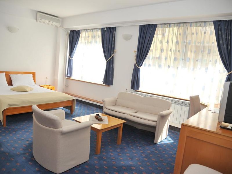 Hotel Photo 9