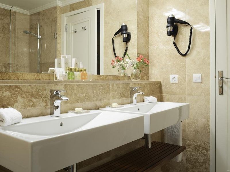 Hotel Photo 9