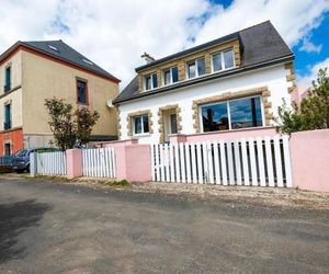 Villa is approx. 100 metres from the Atlantic Clohars France