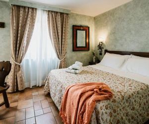 La Piazzetta Rooms & Breakfast Roccarasa Italy