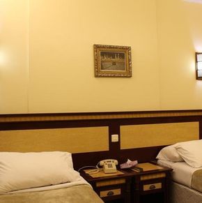 NearBy Hotel