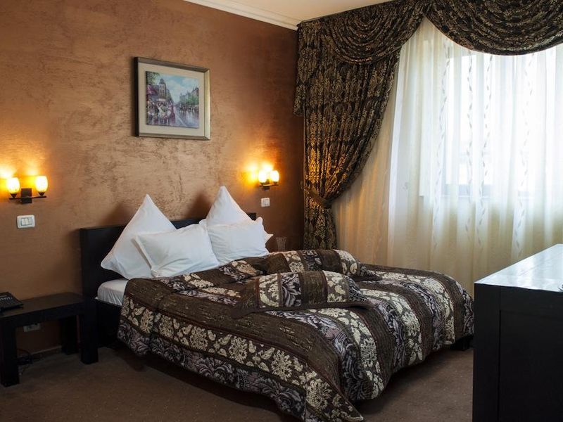 Hotel Photo 8