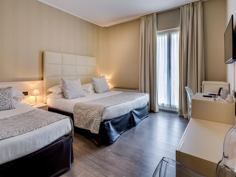 Hotel Photo 1