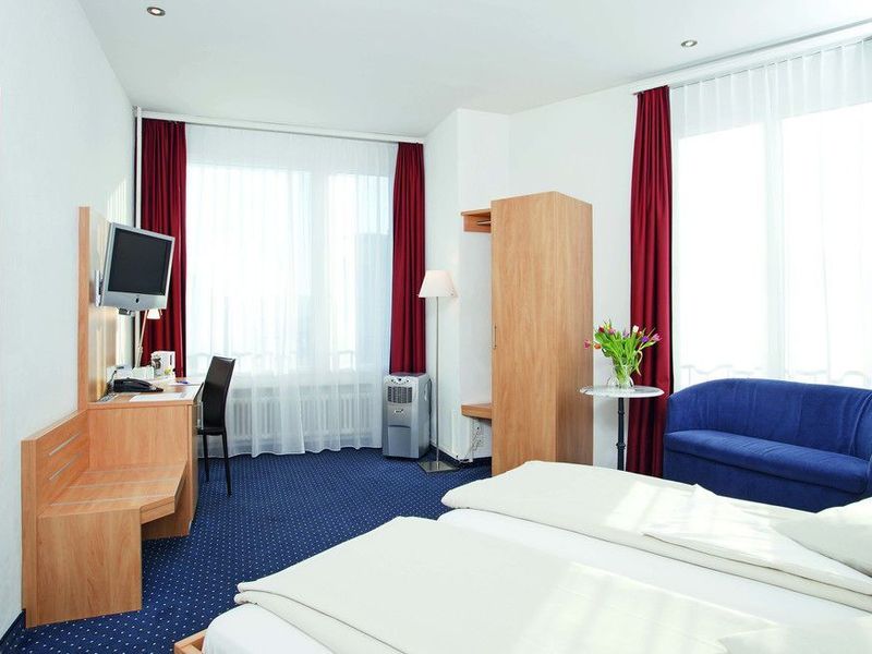 Hotel Photo 1
