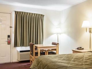 Фото отеля Econo Lodge