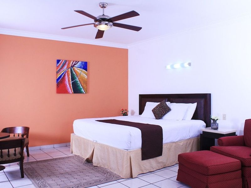Hotel Photo 1