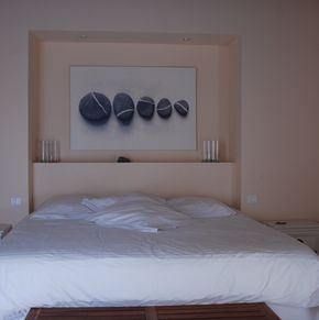NearBy Hotel