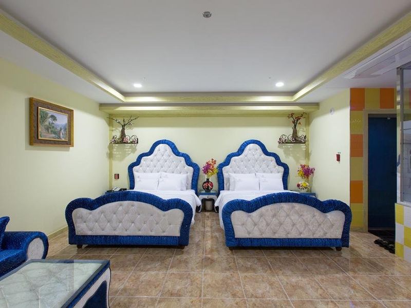 Hotel Photo 12