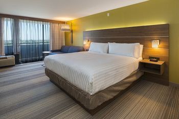 Holiday Inn Express Fullerton-Anaheim, an IHG Hotel