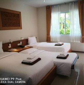 NearBy Hotel