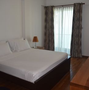 NearBy Hotel
