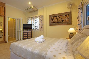 Nai Mueang Far Villa with 4 bedroom