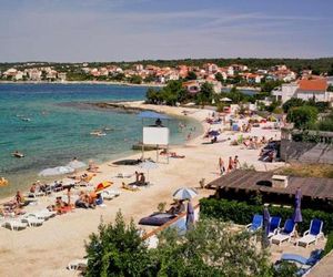 Apartments Viktor 1631 Rogoznica Croatia
