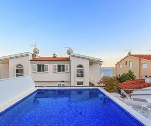 Seaside apartments with a swimming pool Rastici (Ciovo) - 1084 Okrug Donji Croatia