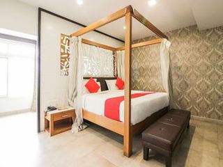 Hotel pic Ni Ambaari Suites in Mysore