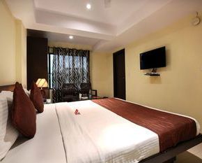 NearBy Hotel