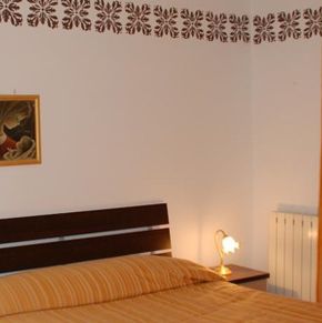 NearBy Hotel