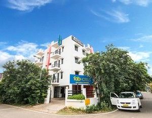 FabHotel Iberis Sholinganallur Sholinganallur India