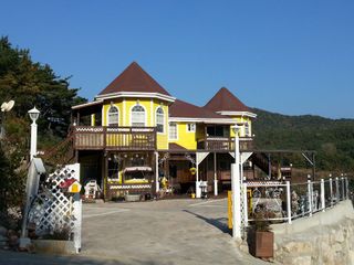 Hotel pic Yellow star Pension