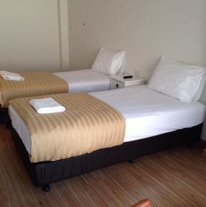 NearBy Hotel
