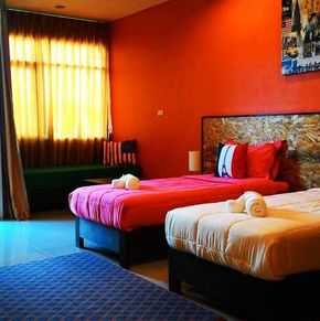 NearBy Hotel