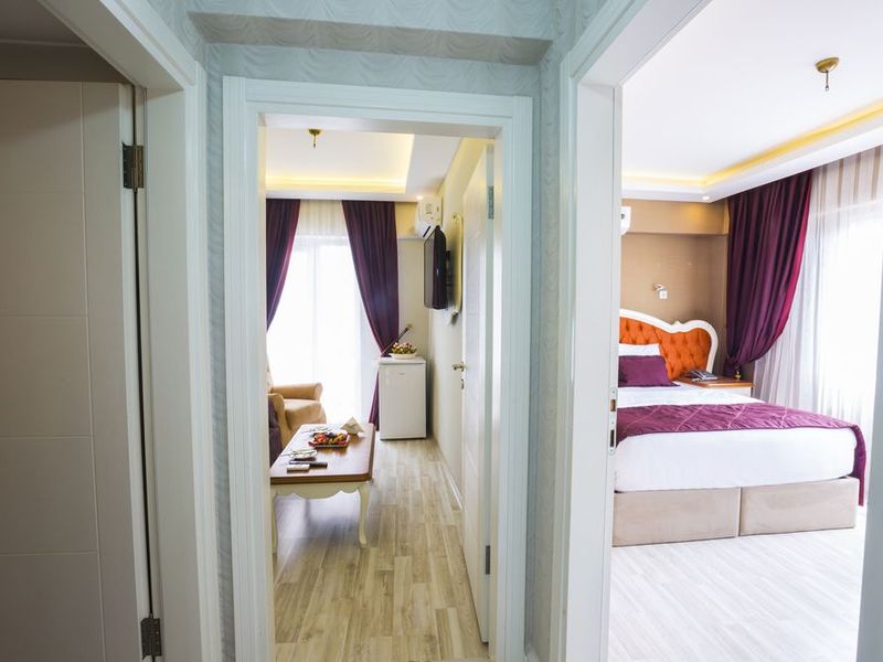 Hotel Photo 12