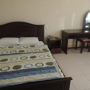 NearBy Hotel