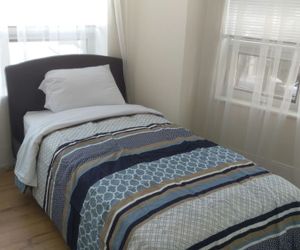 Square One Comfort Suite By Elite Suites Mississauga Canada