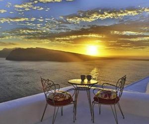 The Architects Cave House Oia Greece