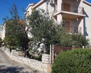 Apartments Jelica Slatine Croatia