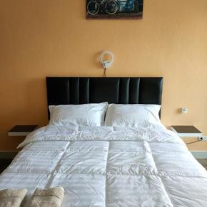 NearBy Hotel