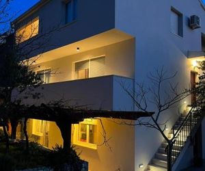 Apartments Curnić Jesenice Croatia