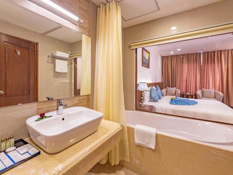 Hotel Photo 8