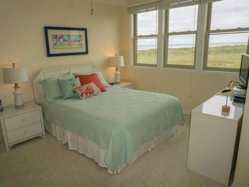 Serenity Point Coquina 2 Br home by RedAwning