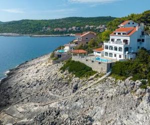 Seaside apartments with a swimming pool Zavalatica (Korcula) - 183 Zavalatica Croatia