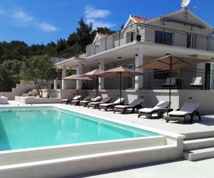 Seaside apartments with a swimming pool Mudri Dolac (Hvar) - 4050 Vrbanj Croatia